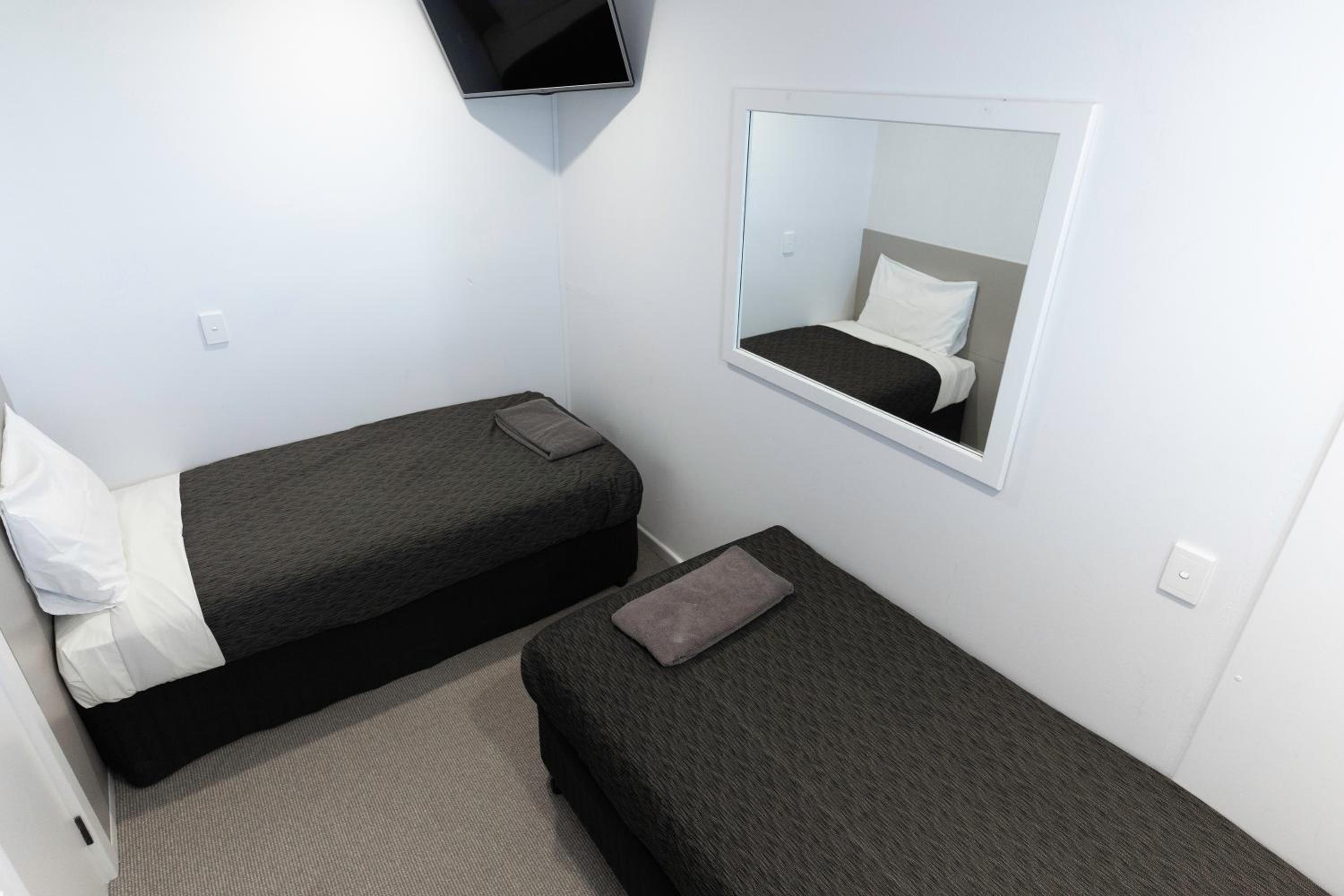Amooran Oceanside Apartments and Motel