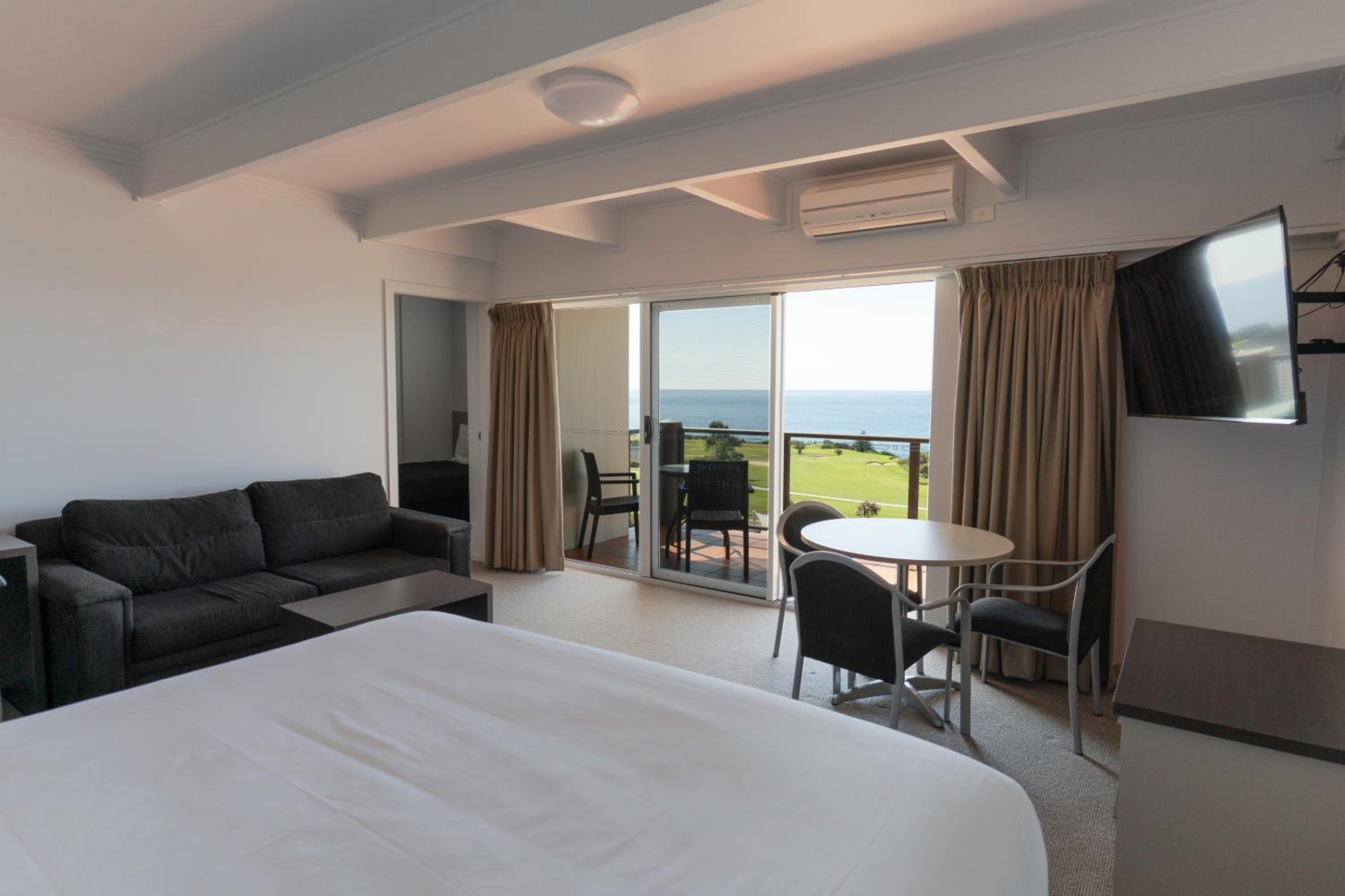 Amooran Oceanside Apartments and Motel