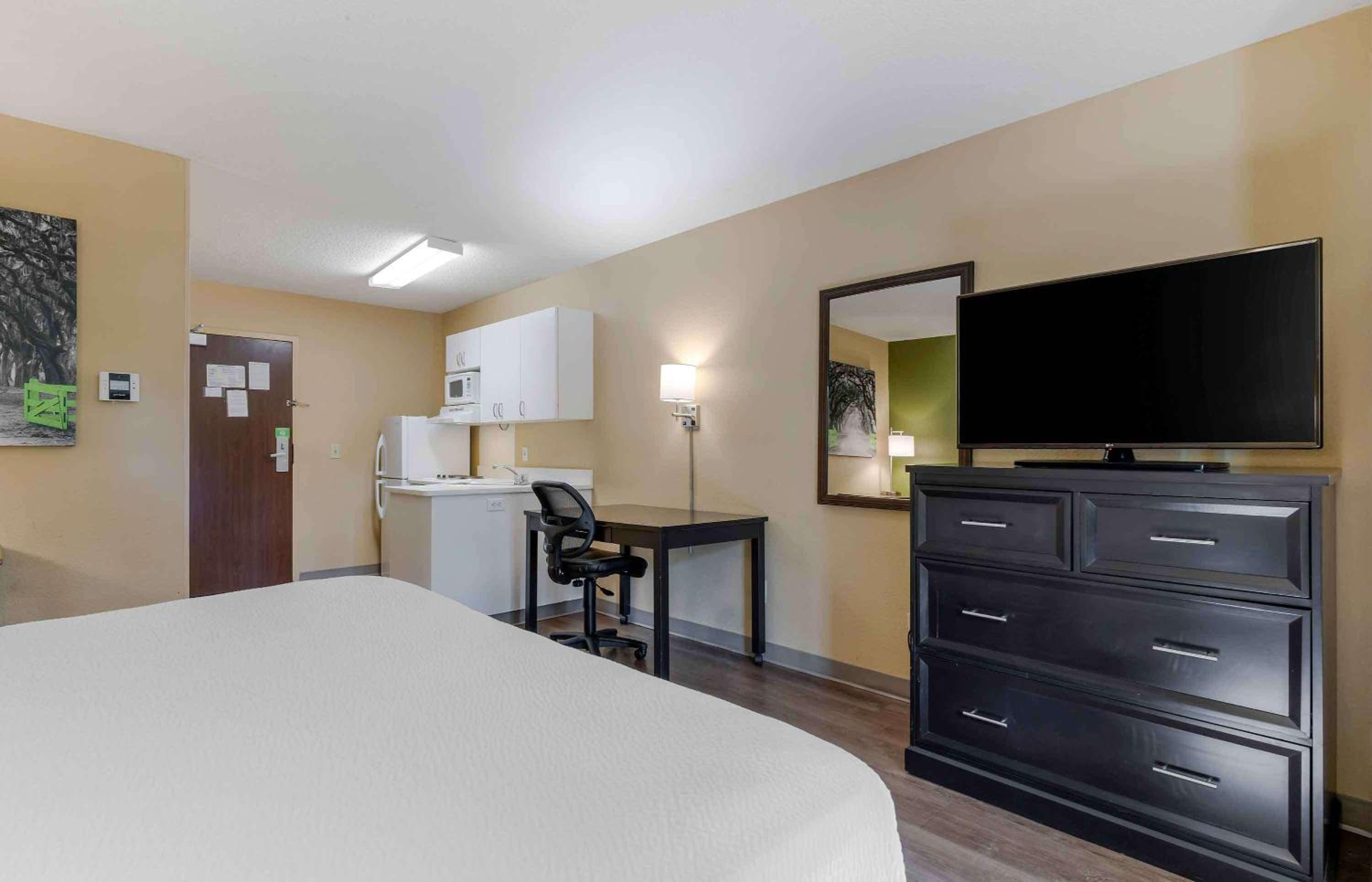 Juneau Vacations - Extended Stay America Suites - Juneau - Shell Simmons Drive - Property Image 38