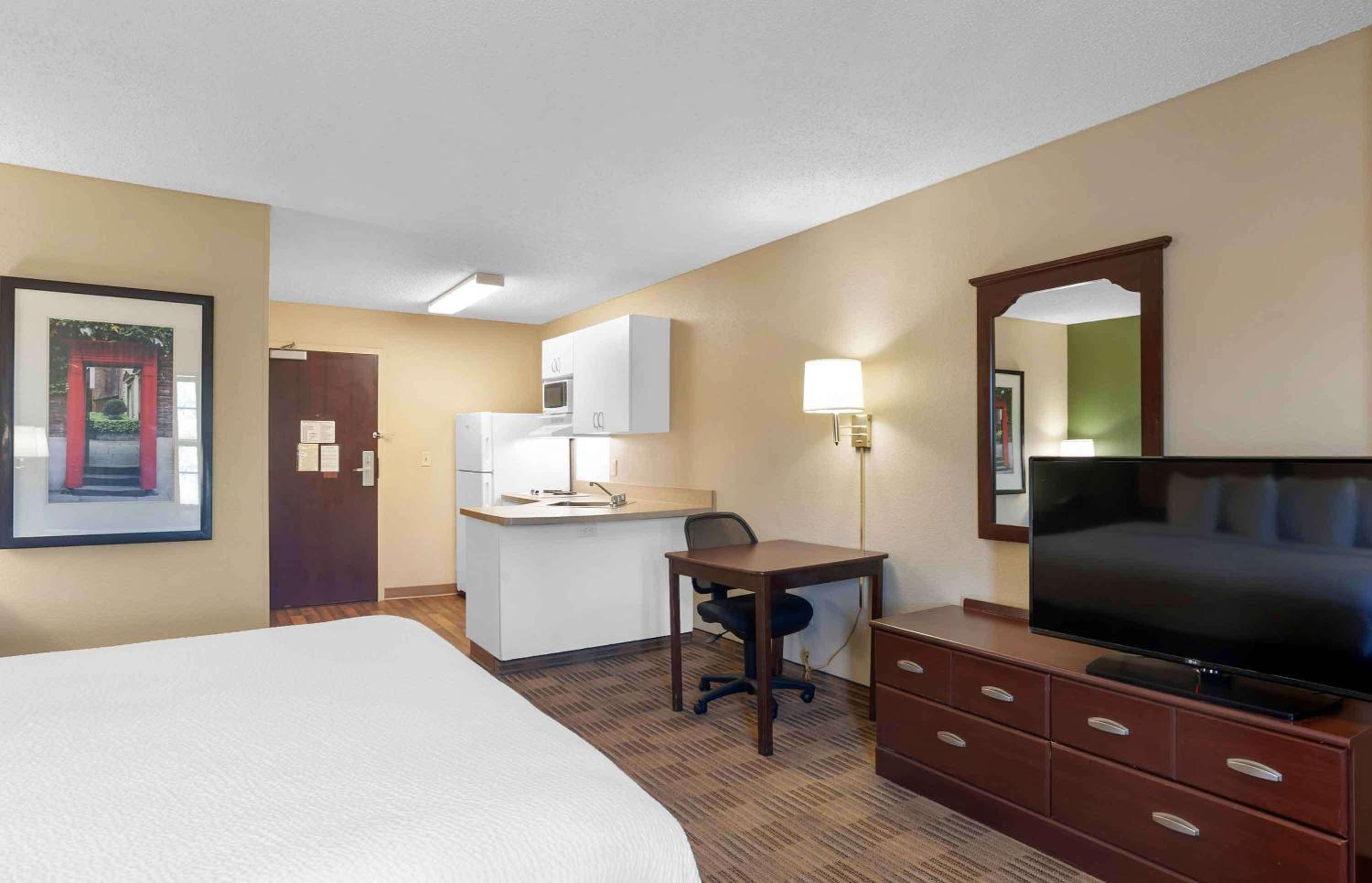 Juneau Vacations - Extended Stay America Suites - Juneau - Shell Simmons Drive - Property Image 12