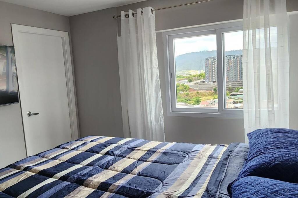 Apartamento con Piscina view 2