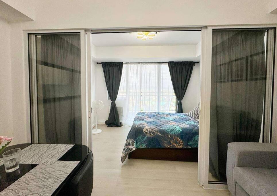 1BR unit Azure Residences Staycation view 3