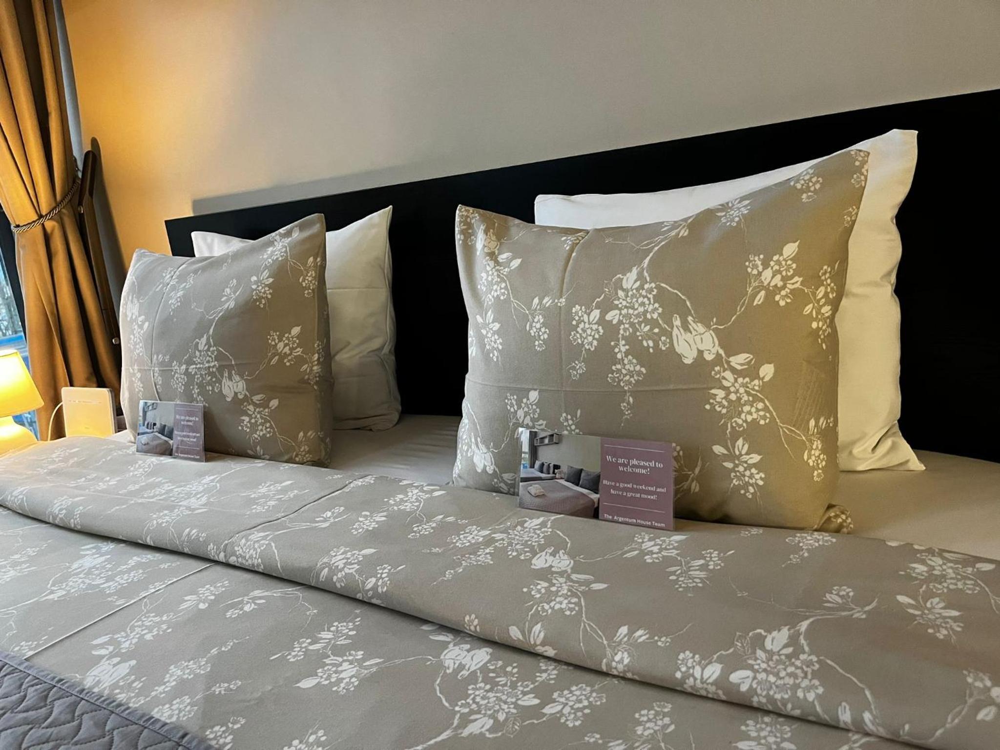 Charming flat next to Old Town and Harbor view 2