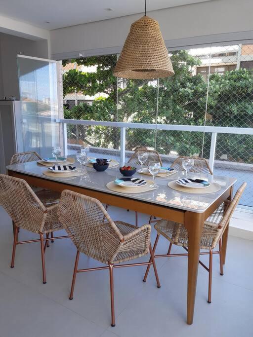 Apto Enseada Guarujá com Terraço Gourmet a 5 minutos da praia