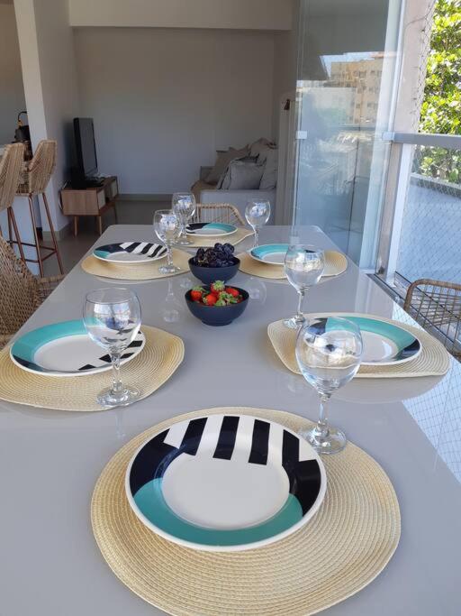 Apto Enseada Guarujá com Terraço Gourmet a 5 minutos da praia