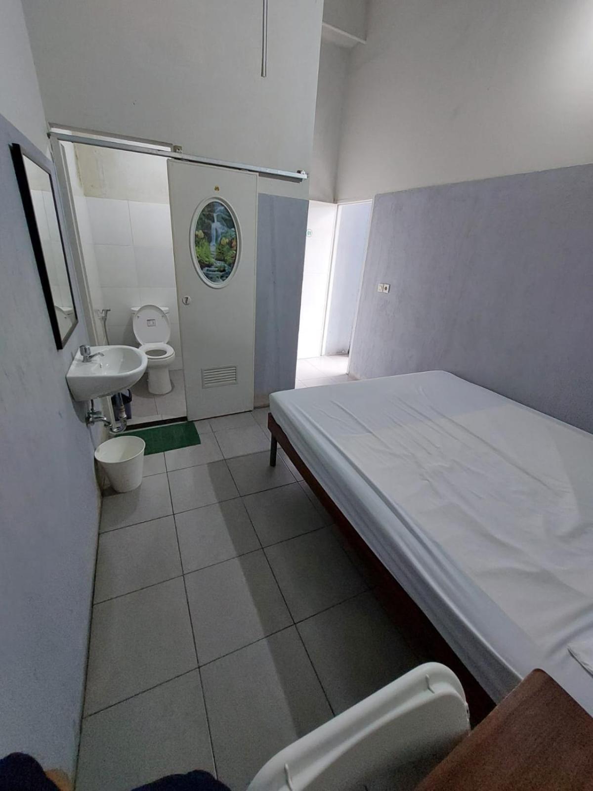 Hotel RS Cibinong view 3