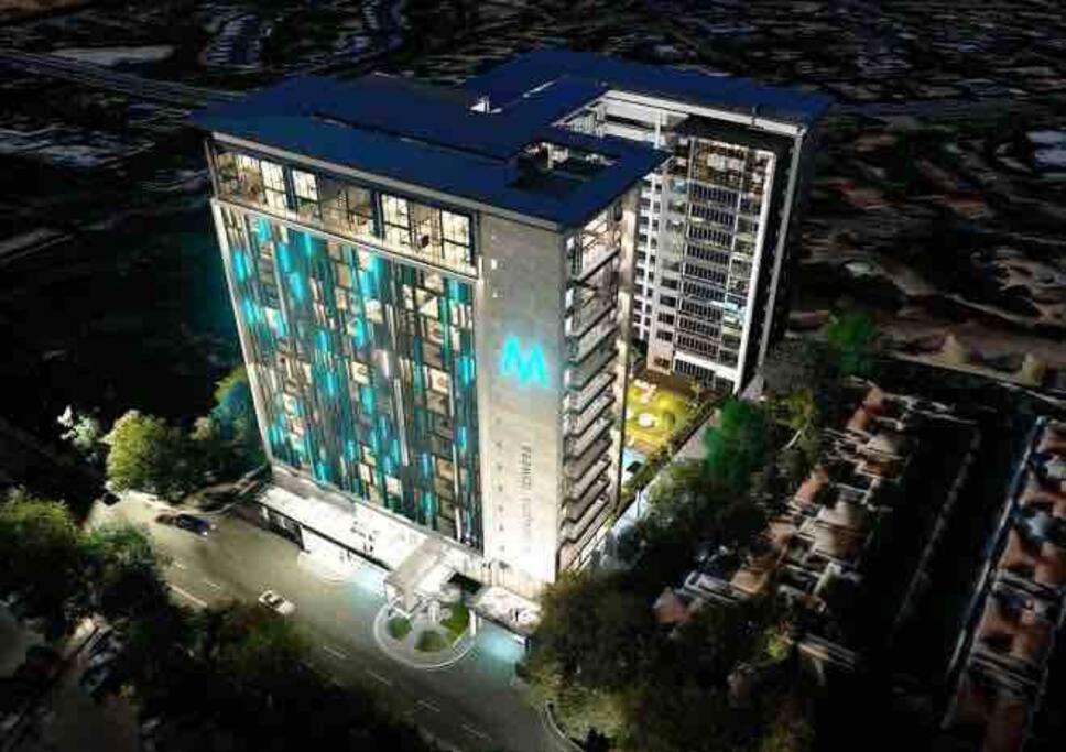 Luxury King bed suite Sandton