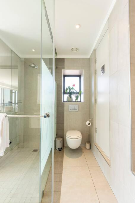 Luxury King bed suite Sandton