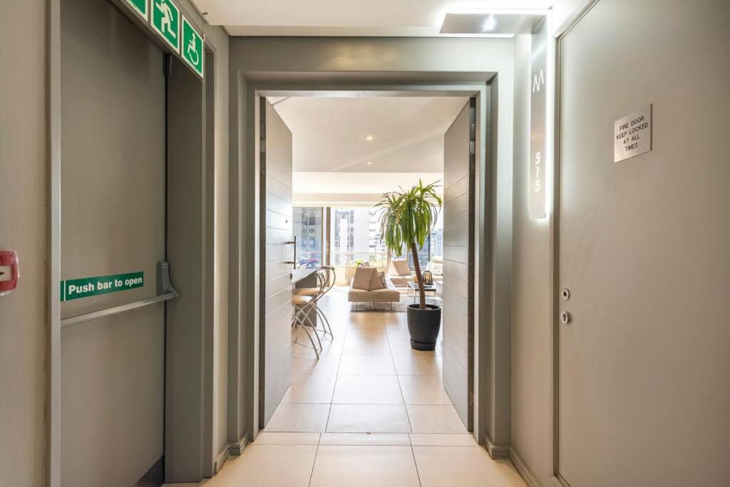 Luxury King bed suite Sandton