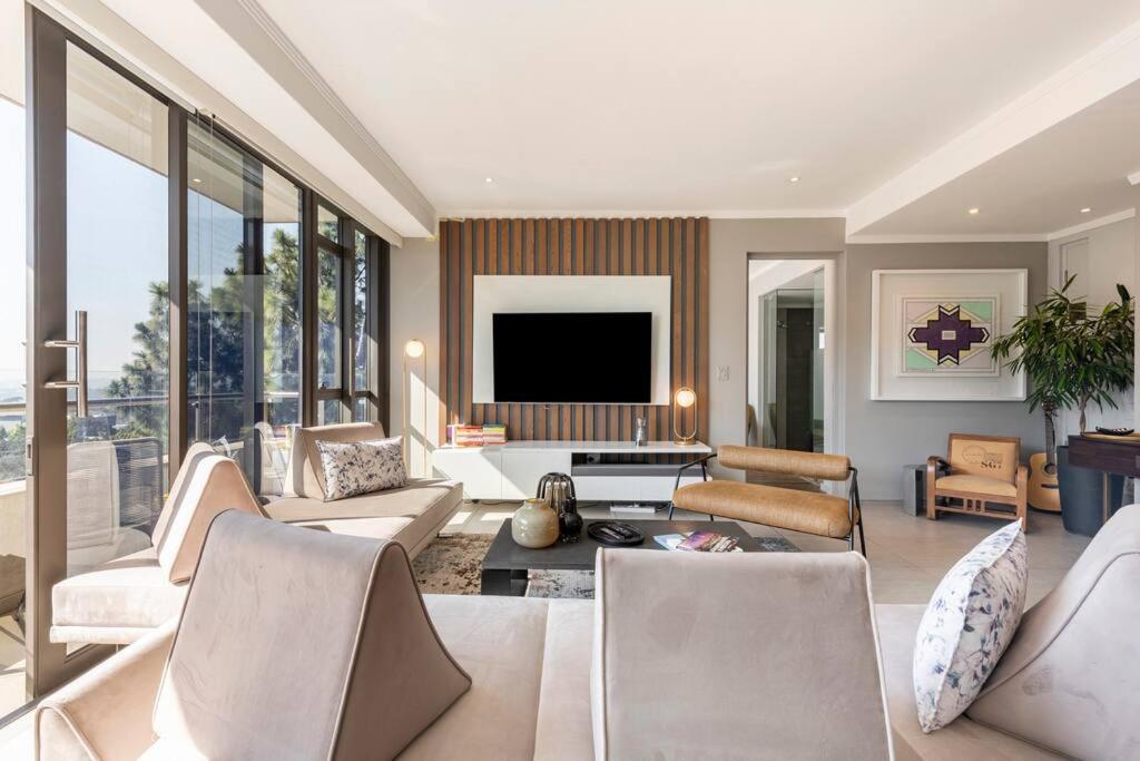 Luxury King bed suite Sandton
