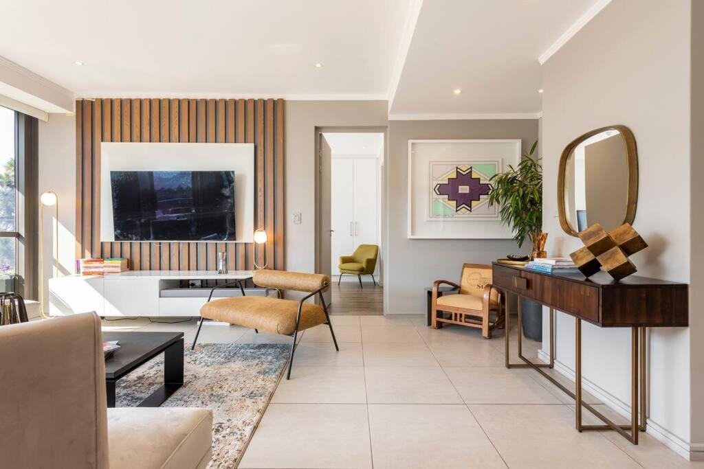 Luxury King bed suite Sandton