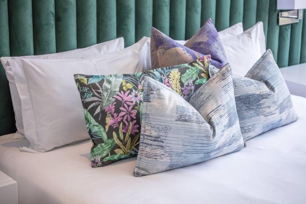 Luxury King bed suite Sandton