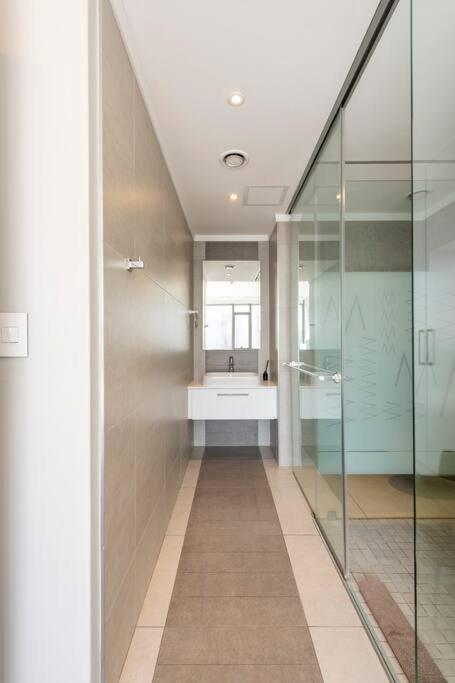 Luxury King bed suite Sandton