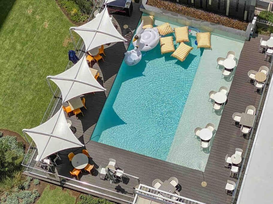 Luxury King bed suite Sandton