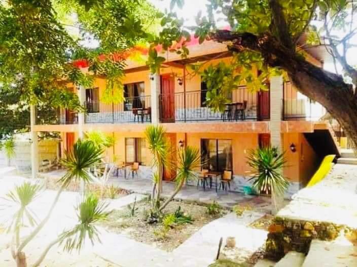Gigantes Hideaway Tourist Inn