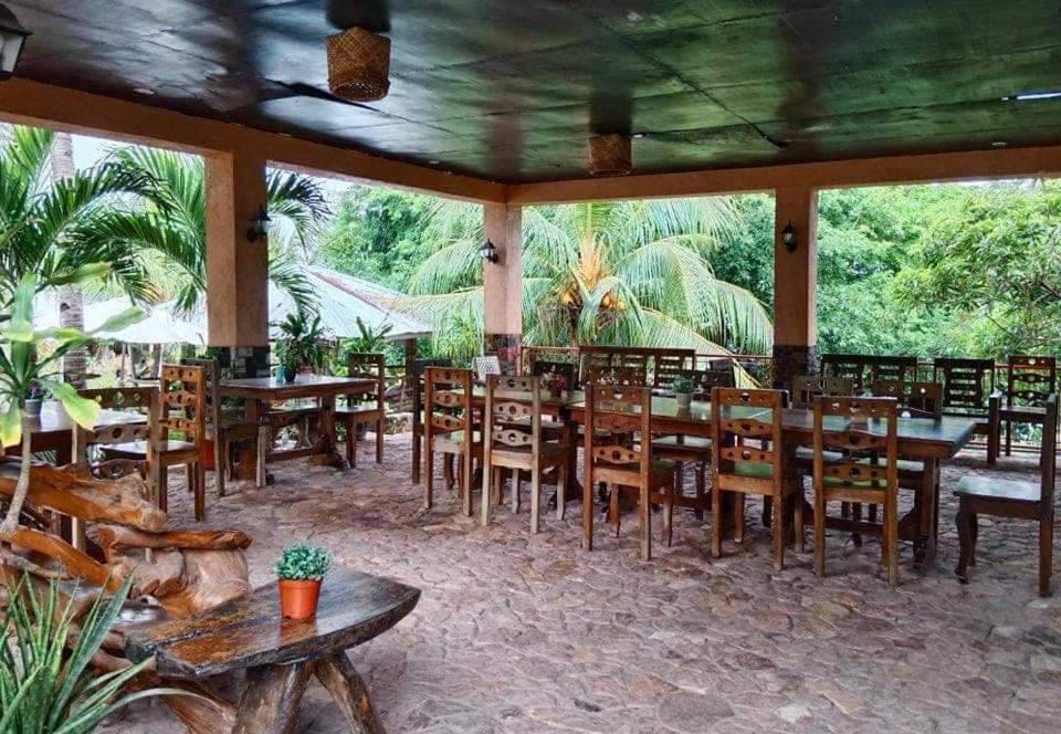 Gigantes Hideaway Tourist Inn