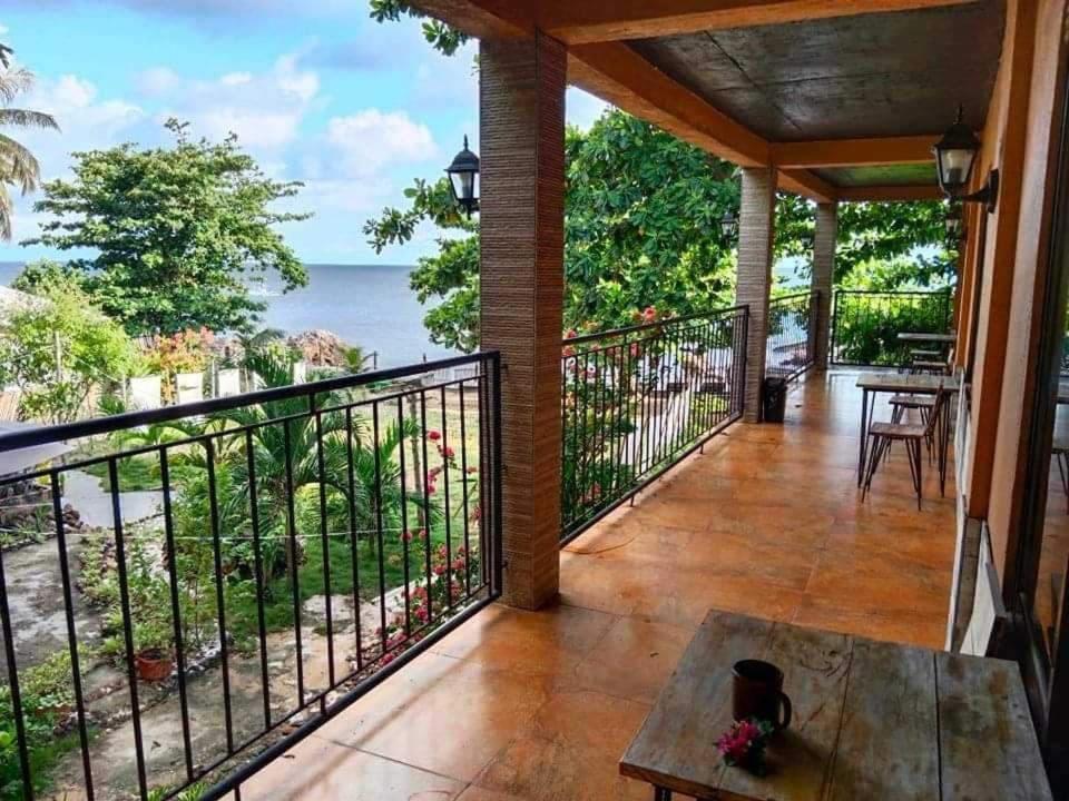 Gigantes Hideaway Tourist Inn