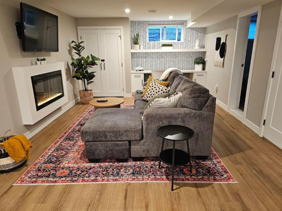 Boho Bliss - Just steps away from the Hospital