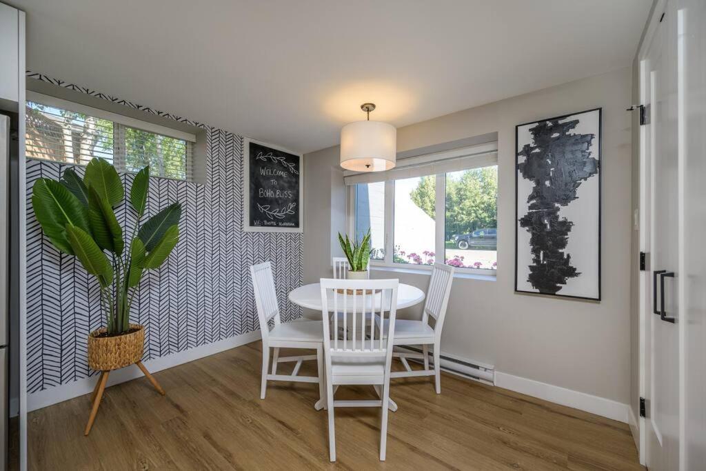 Boho Bliss - Just steps away from the Hospital