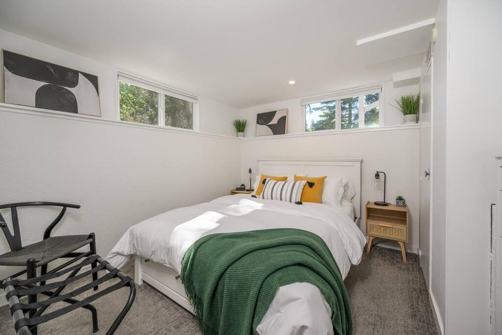 Boho Bliss - Just steps away from the Hospital