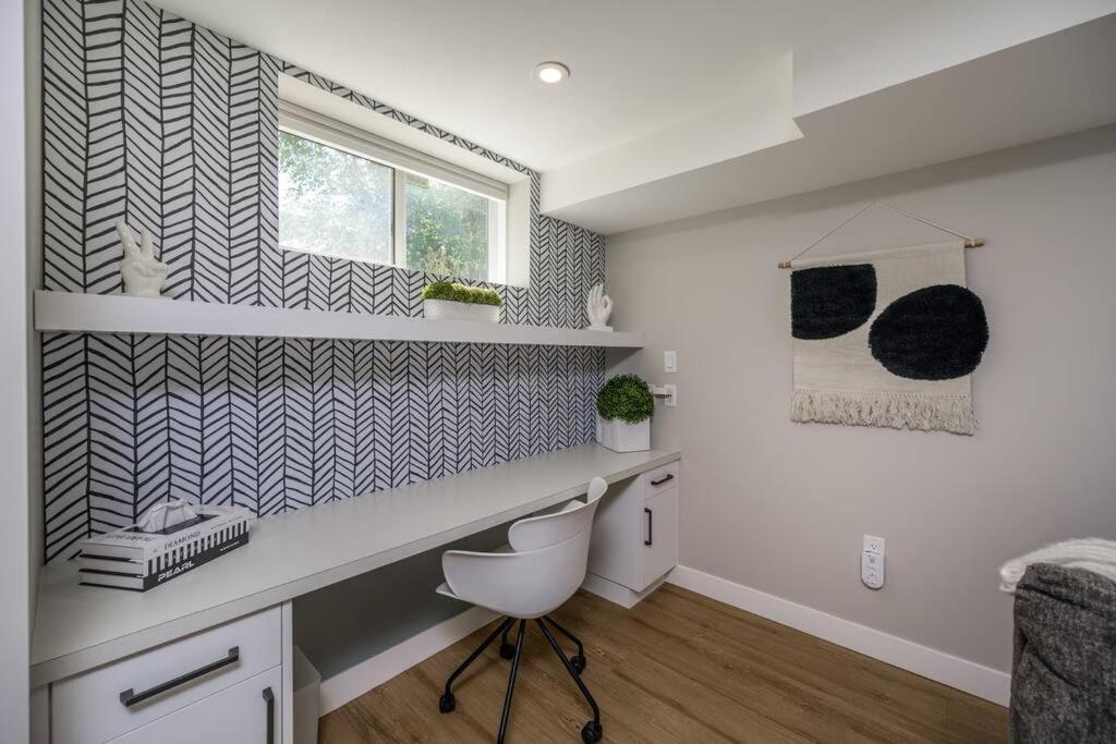 Boho Bliss - Just steps away from the Hospital