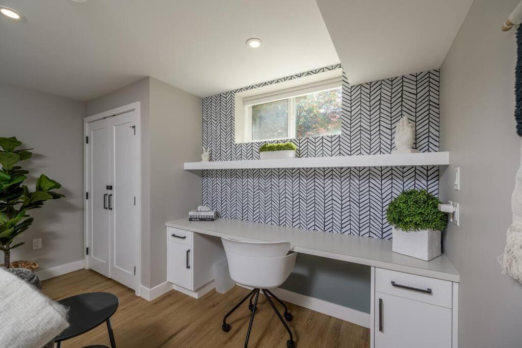 Boho Bliss - Just steps away from the Hospital
