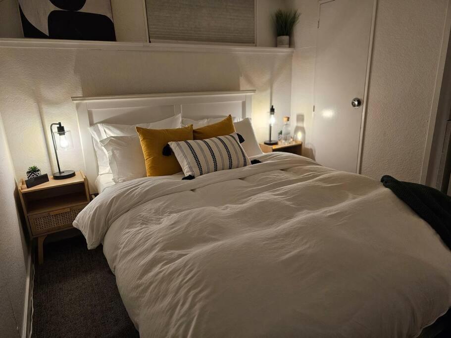 Boho Bliss - Just steps away from the Hospital