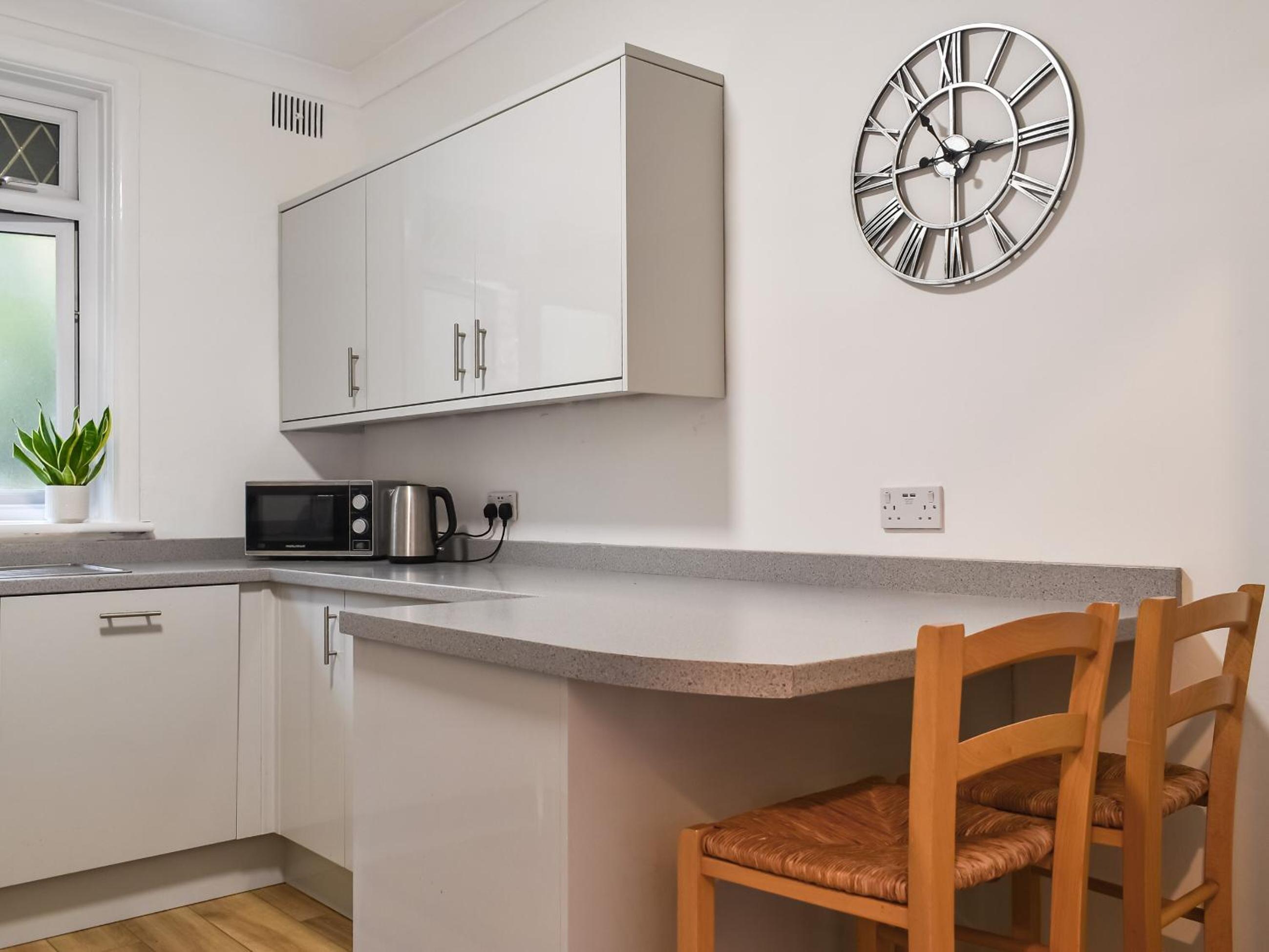 Flat 2, Langtry Apartment view 4