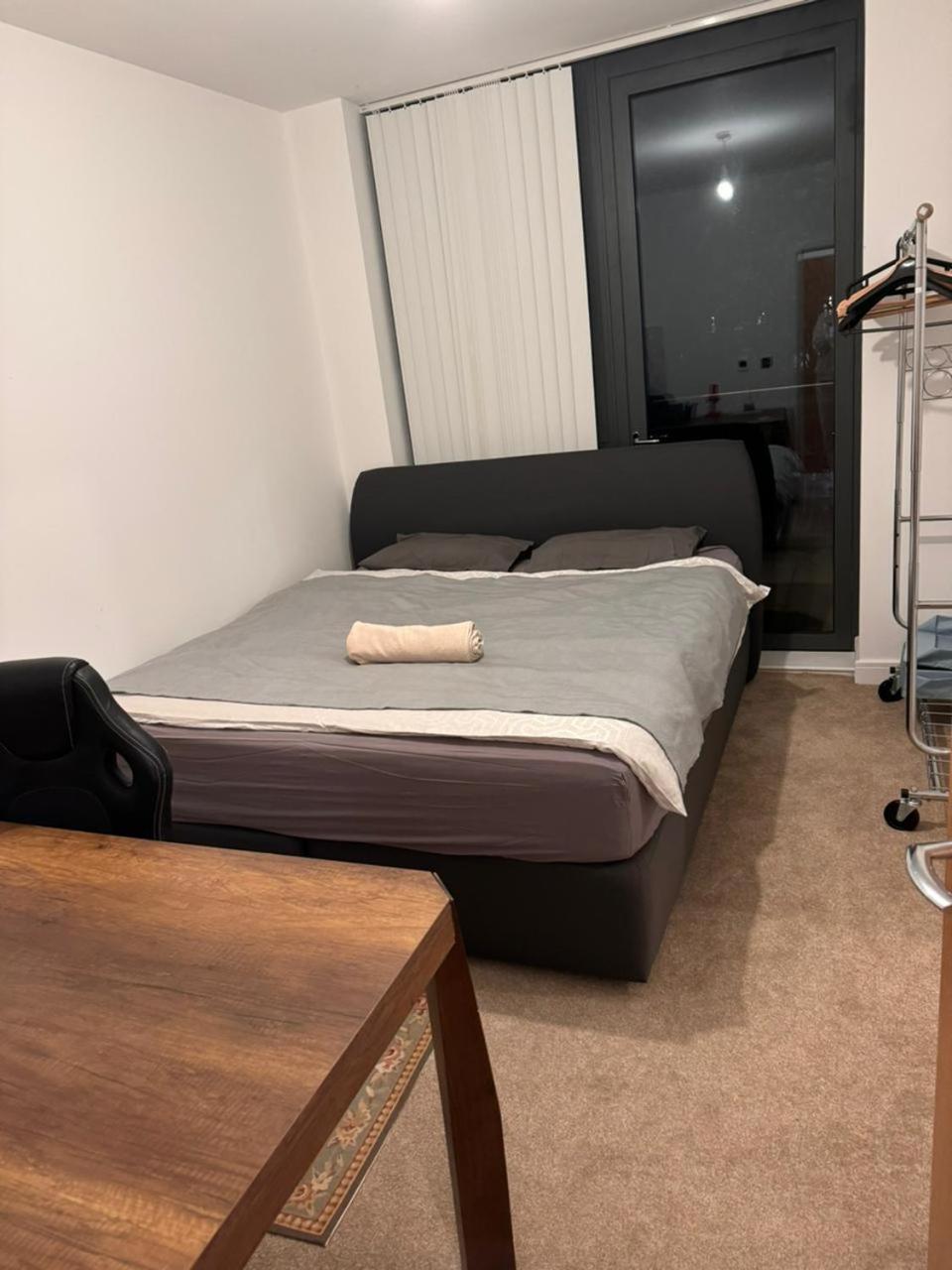 3-bed 2-bath designer apt in Canada Water
