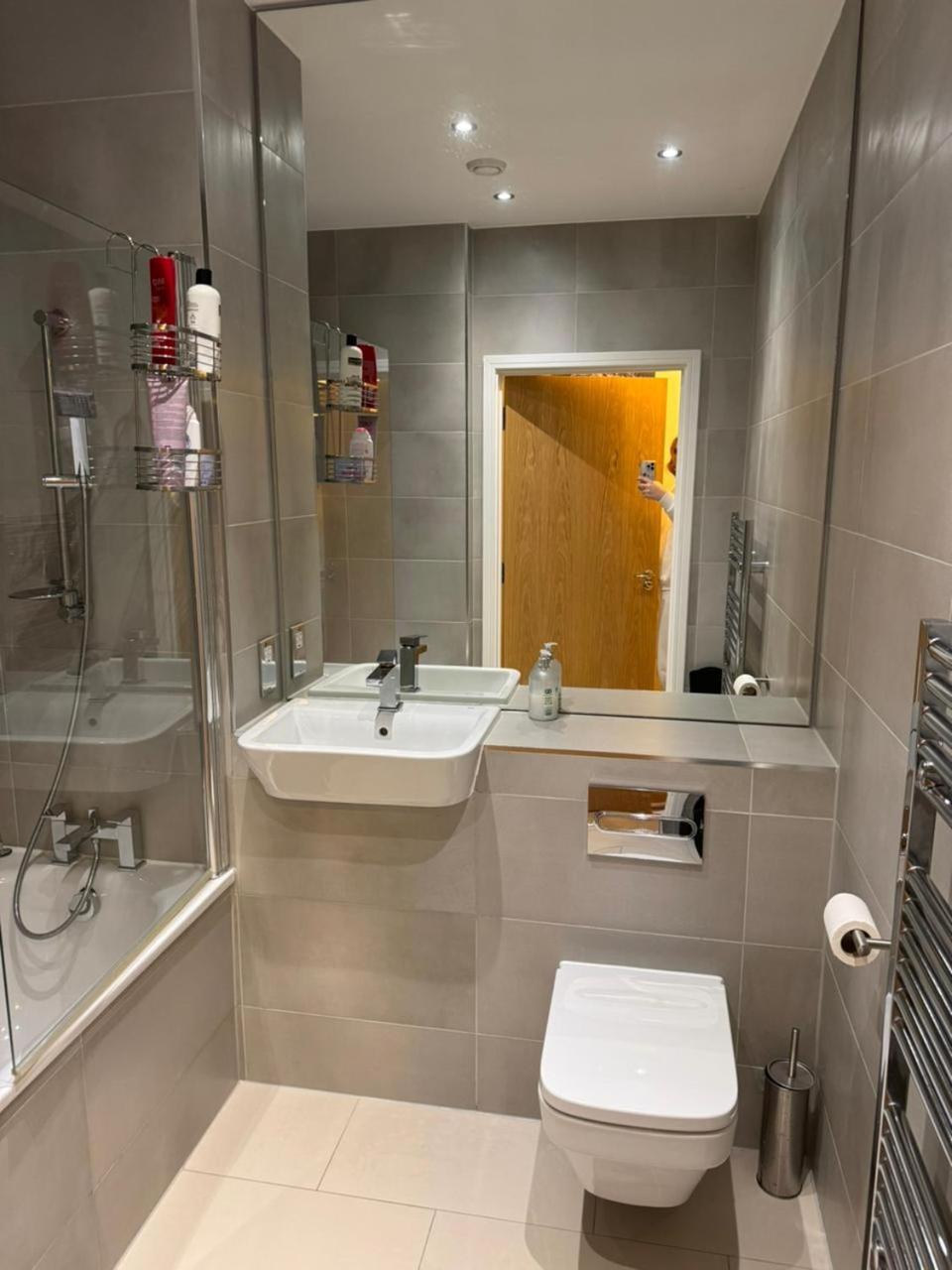 3-bed 2-bath designer apt in Canada Water