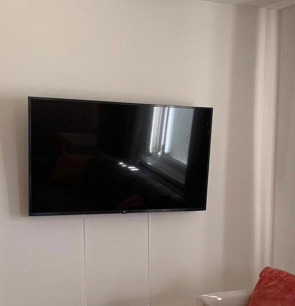 Premium City Center 2 rooms Apartment Glassed Balcony FREE PRIVATE PARKING
