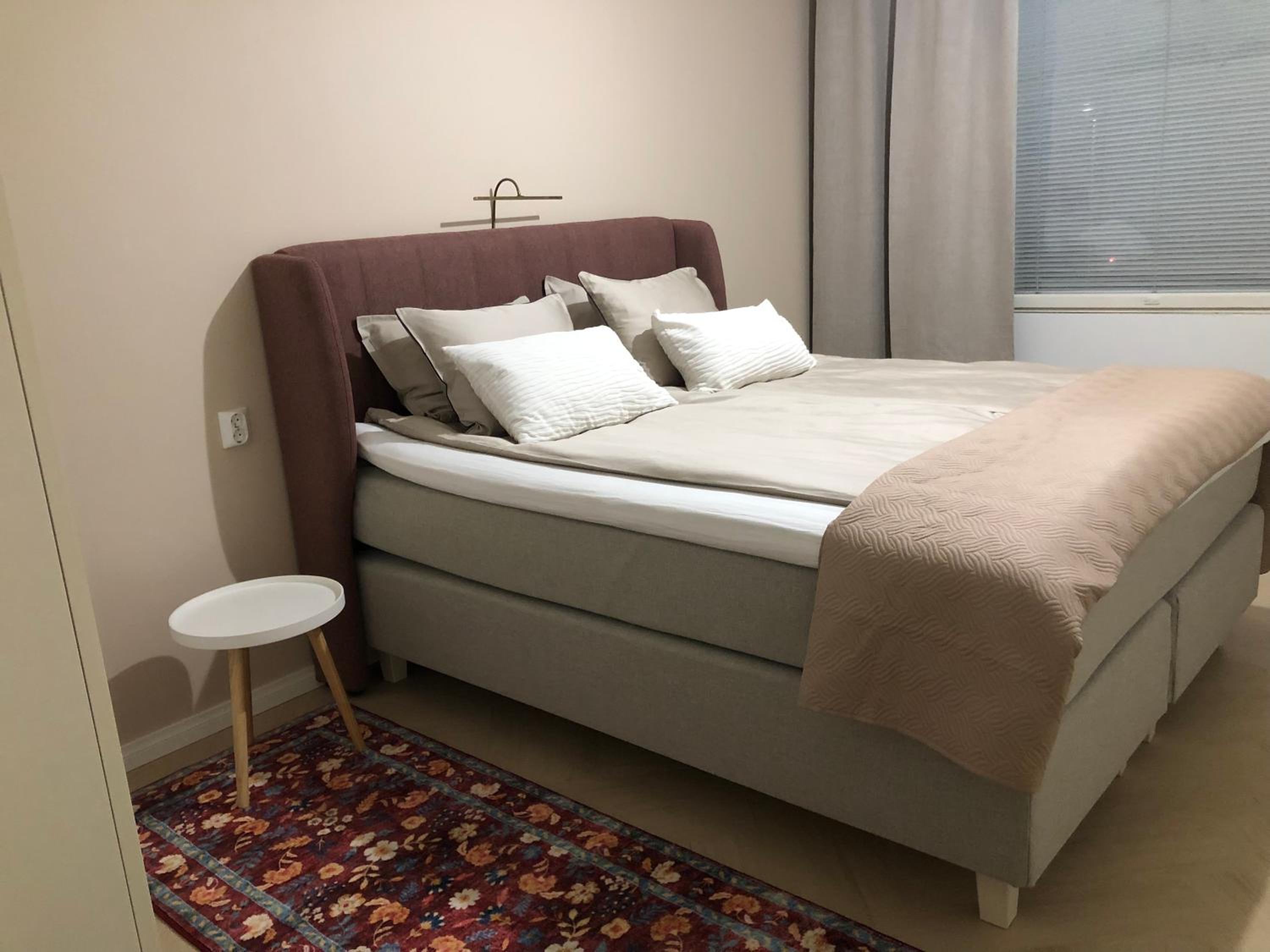 Premium City Center 2 rooms Apartment Glassed Balcony FREE PRIVATE PARKING