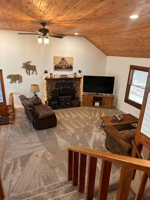 Buckeye Cabin view 3