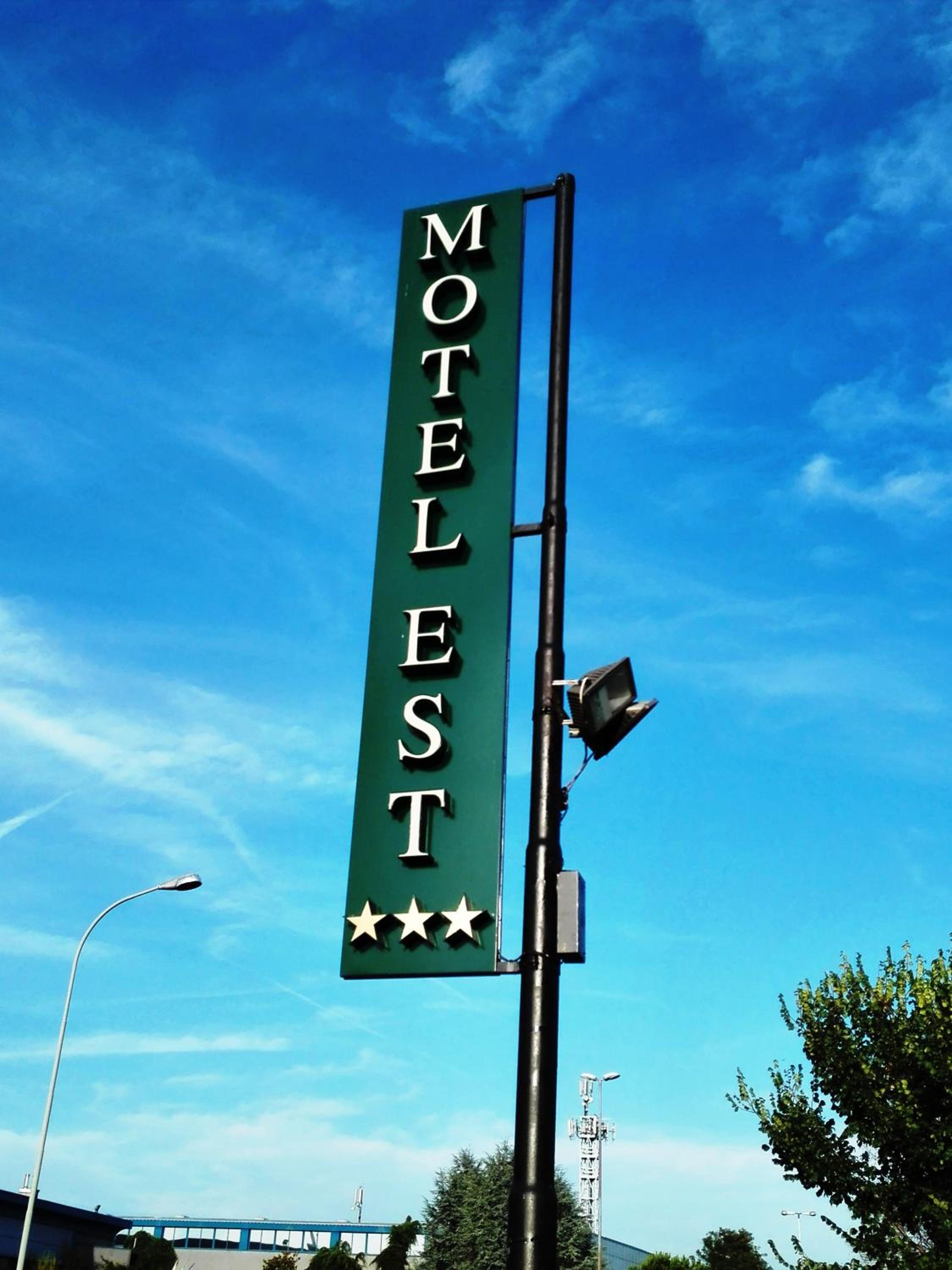Hotel Motel Est view 2
