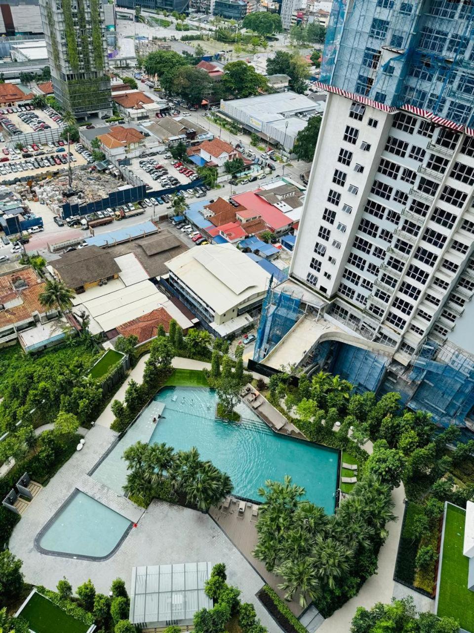 Agile Lux Suites KL