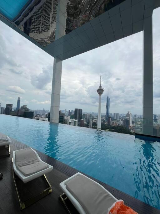 Facestyle Infinity Pool KLCC Smart TV Free WiFi Two Bedroom