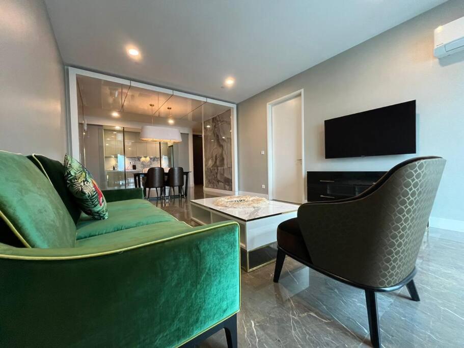 Facestyle Infinity Pool KLCC Smart TV Free WiFi Two Bedroom