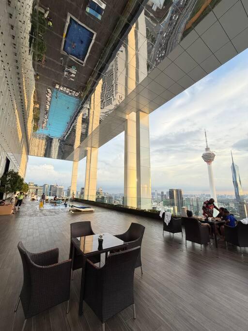 Facestyle Infinity Pool KLCC Smart TV Free WiFi Two Bedroom