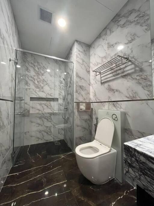 Facestyle Infinity Pool KLCC Smart TV Free WiFi Two Bedroom