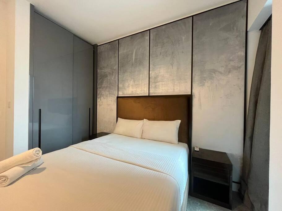 Facestyle Infinity Pool KLCC Smart TV Free WiFi Two Bedroom
