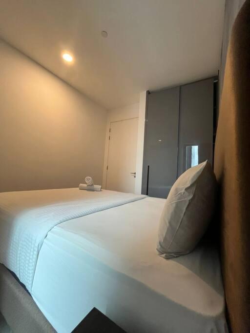 Facestyle Infinity Pool KLCC Smart TV Free WiFi Two Bedroom