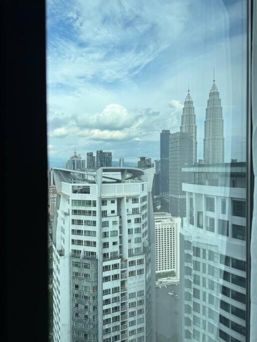 Facestyle Infinity Pool KLCC Smart TV Free WiFi Two Bedroom