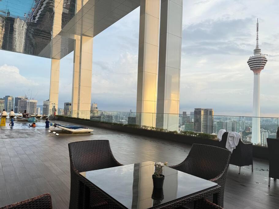 Facestyle Infinity Pool KLCC Smart TV Free WiFi Two Bedroom