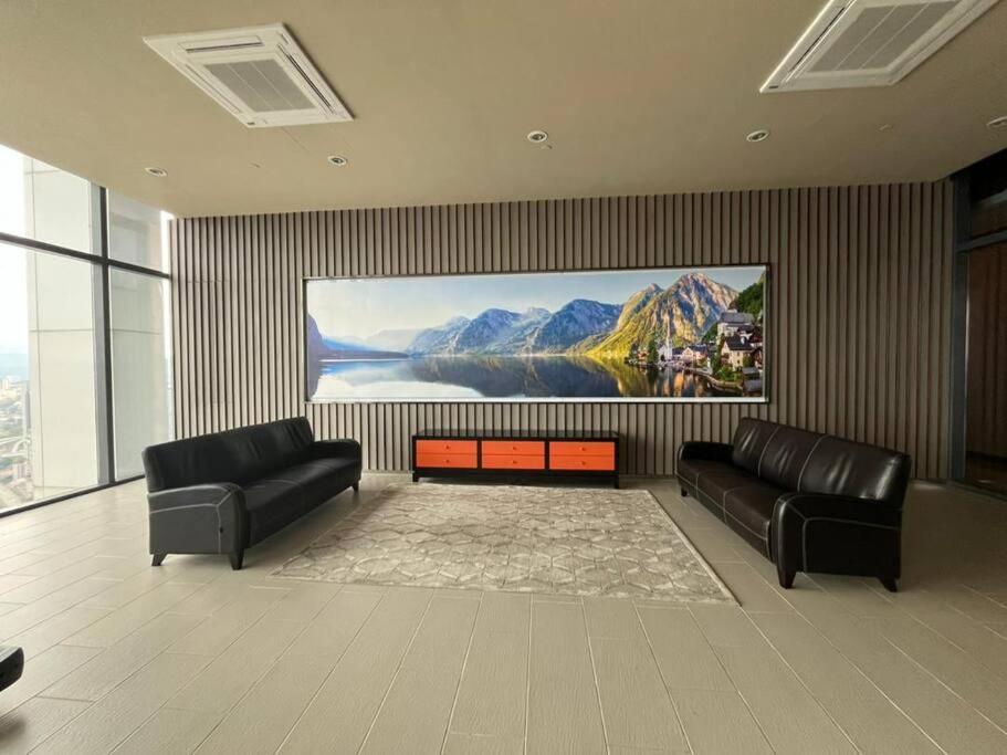 Facestyle Infinity Pool KLCC Smart TV Free WiFi Two Bedroom