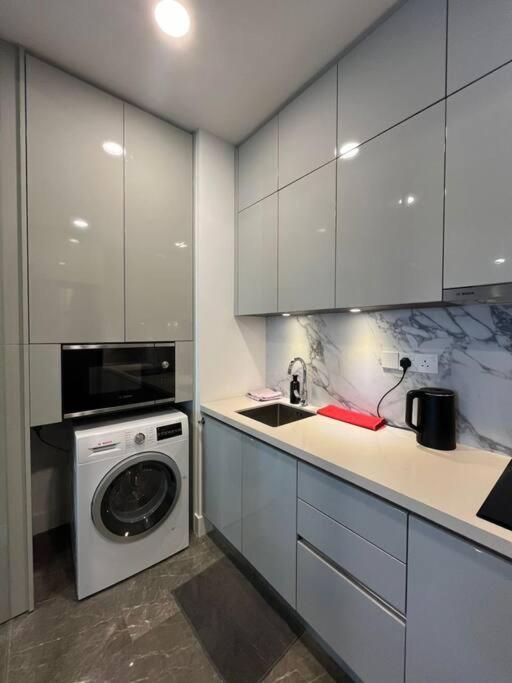 Facestyle Infinity Pool KLCC Smart TV Free WiFi Two Bedroom