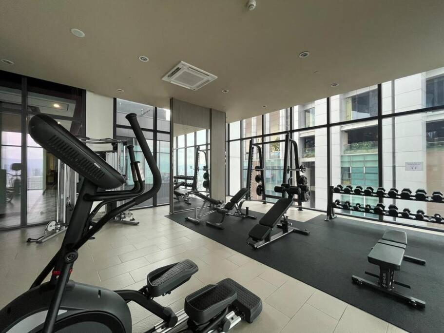 Facestyle Infinity Pool KLCC Smart TV Free WiFi Two Bedroom