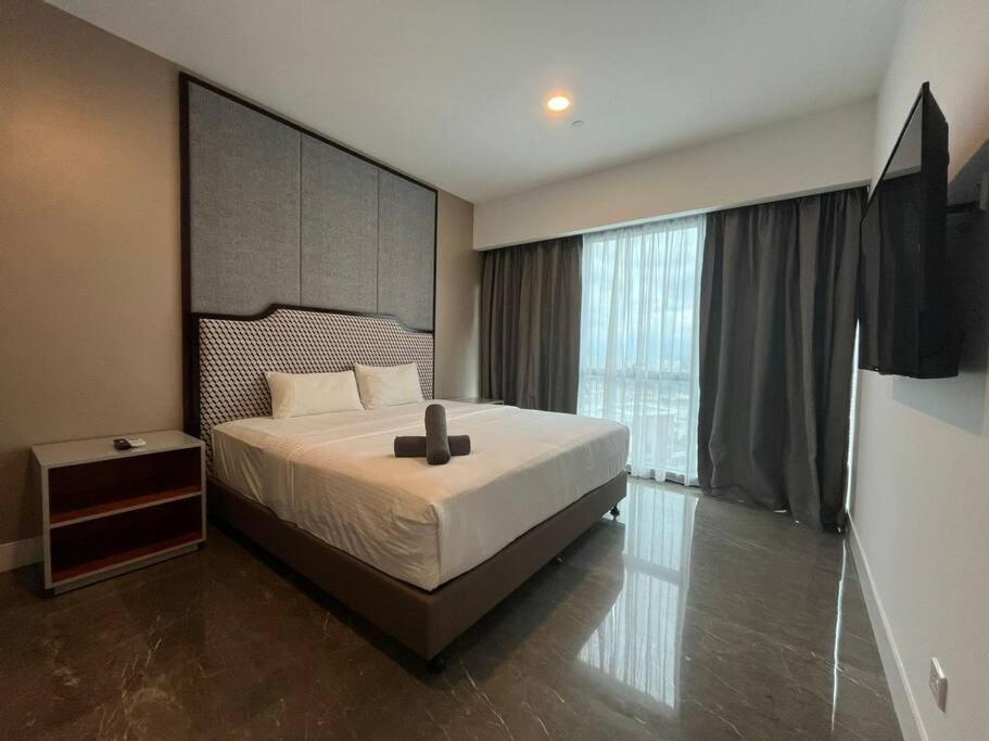 Facestyle Infinity Pool KLCC Smart TV Free WiFi Two Bedroom