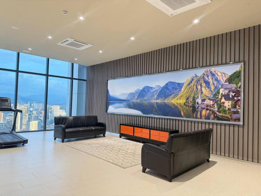 Facestyle Infinity Pool KLCC Smart TV Free WiFi Two Bedroom