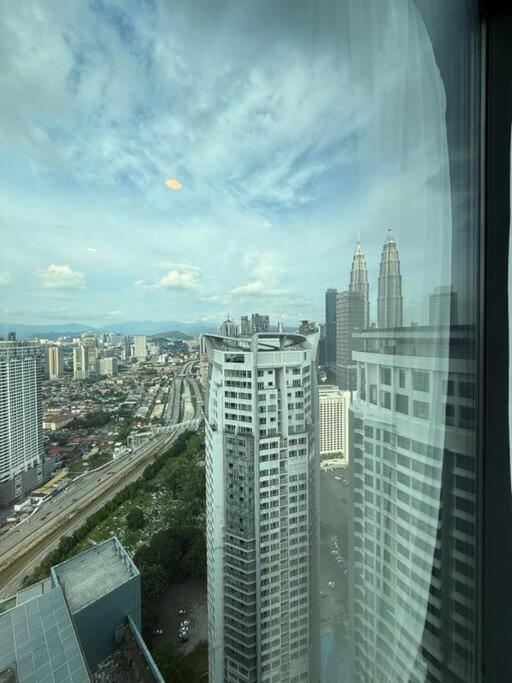 Facestyle Infinity Pool KLCC Smart TV Free WiFi Two Bedroom