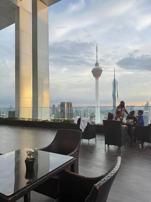Facestyle Infinity Pool KLCC Smart TV Free WiFi Two Bedroom